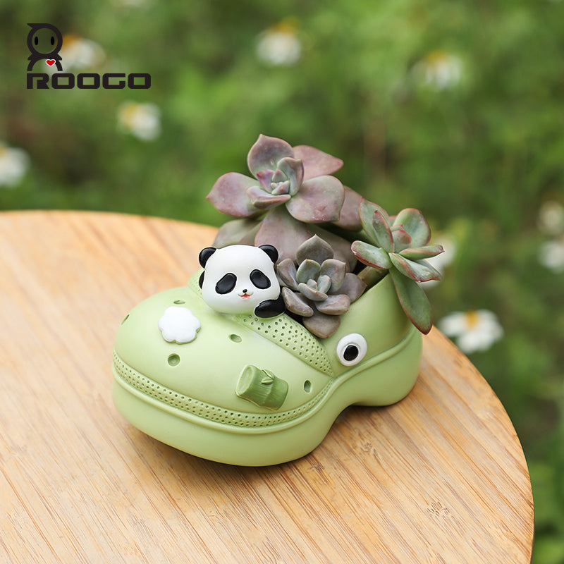 Beram Crocs Shape Animal Flower Pot Set Pink Bunny and Green Panda Polyresin Cute Succulent Planters with Drainage Hole Indoor Outdoor Decorative Flower Pots Home Office Desk Decor Pen Pencil Holder Gift