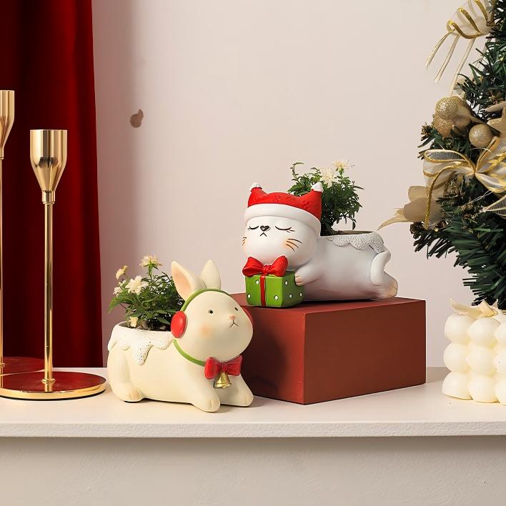 Animal Christmas Flower Pot 4 Pcs Set Rabbit Cat Porcupine Elephant Polyresin Succulent Planter Festive Mini Vase with Santa Hat Gift Box Design Indoor Outdoor Home Office Desk Decor Gift