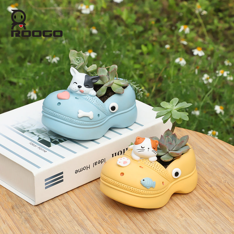 Beram Crocs Shape Animal Flower Pot Set Pink Bunny and Green Panda Polyresin Cute Succulent Planters with Drainage Hole Indoor Outdoor Decorative Flower Pots Home Office Desk Decor Pen Pencil Holder Gift