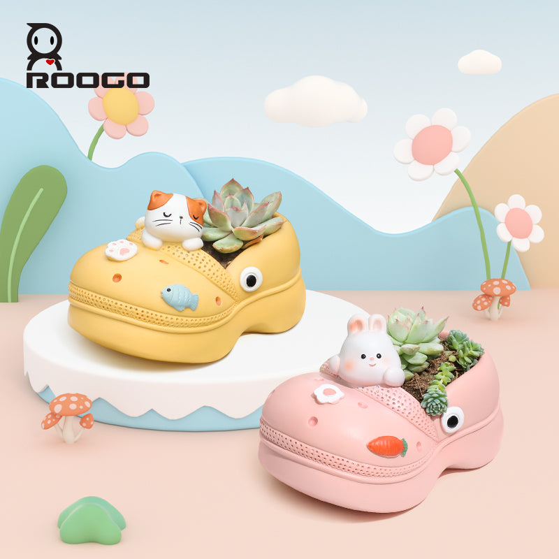 Beram Crocs Shape Animal Flower Pot Set Pink Bunny and Green Panda Polyresin Cute Succulent Planters with Drainage Hole Indoor Outdoor Decorative Flower Pots Home Office Desk Decor Pen Pencil Holder Gift