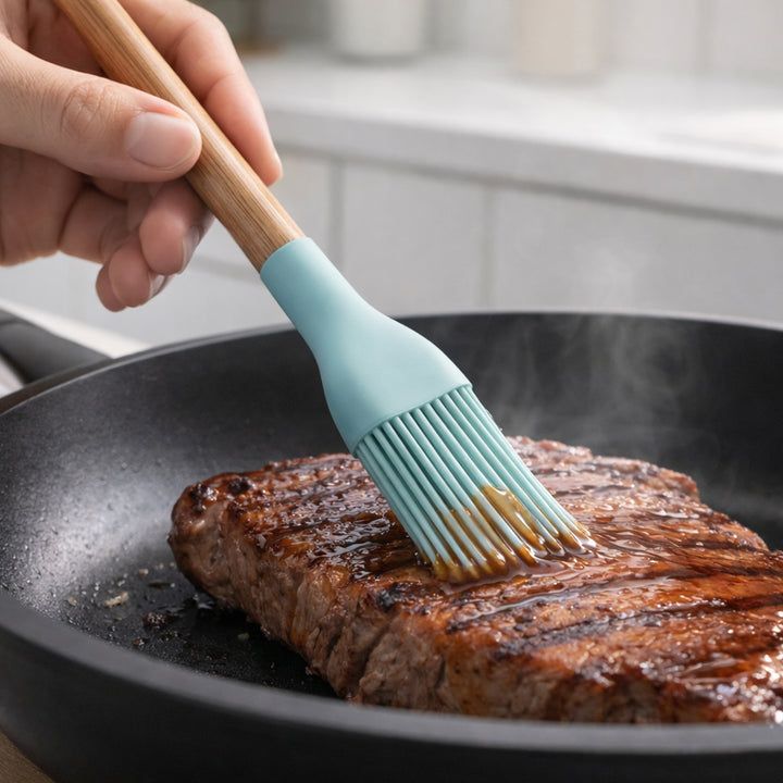 Silicone Basting Brush With Anti-Slip Wooden Handles Grill Accessories, Heat ResistantHeat Resistant up to 250°C BPA-Free Non-Scratch Dishwasher Safe Ideal for Grilling Baking & Cooking - Blue