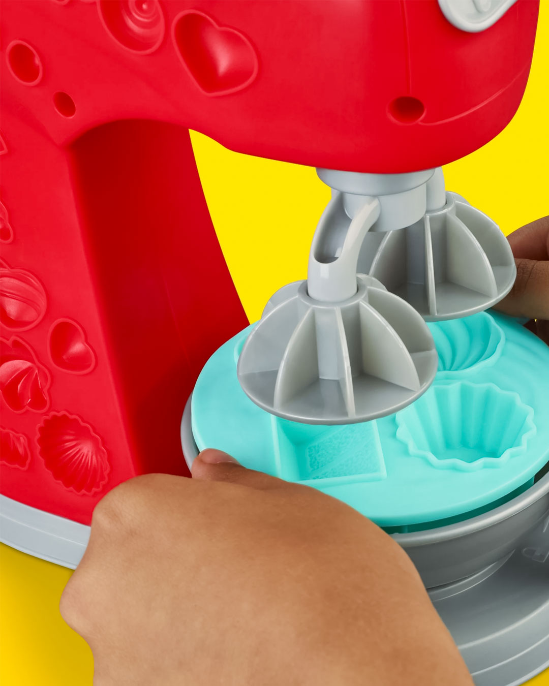 Play-Doh Kitchen Creations Magical Mixer Playset – Interactive Dough Mixer with 5 Play-Doh Colors, Encourages Creativity & Imaginative Play for Kids 3+, Includes Molds & Tools for Baking Fun