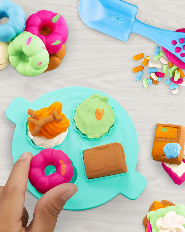 Play-Doh Kitchen Creations Magical Mixer Playset – Interactive Dough Mixer with 5 Play-Doh Colors, Encourages Creativity & Imaginative Play for Kids 3+, Includes Molds & Tools for Baking Fun